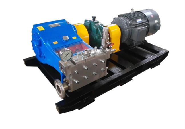 高壓清洗泵(3WH75 減速機(jī)傳動(dòng)) 高壓清洗泵(3WH75 減速機(jī)傳動(dòng))